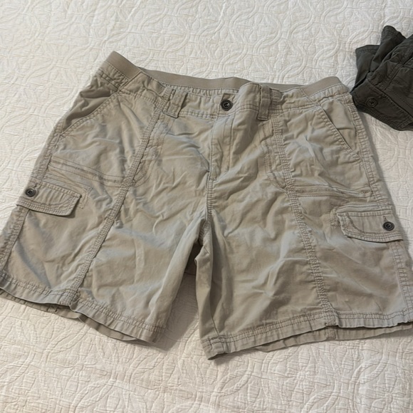 Style & Co Green and Tan Cargo Shorts Lightweight Casual - Picture 8 of 9